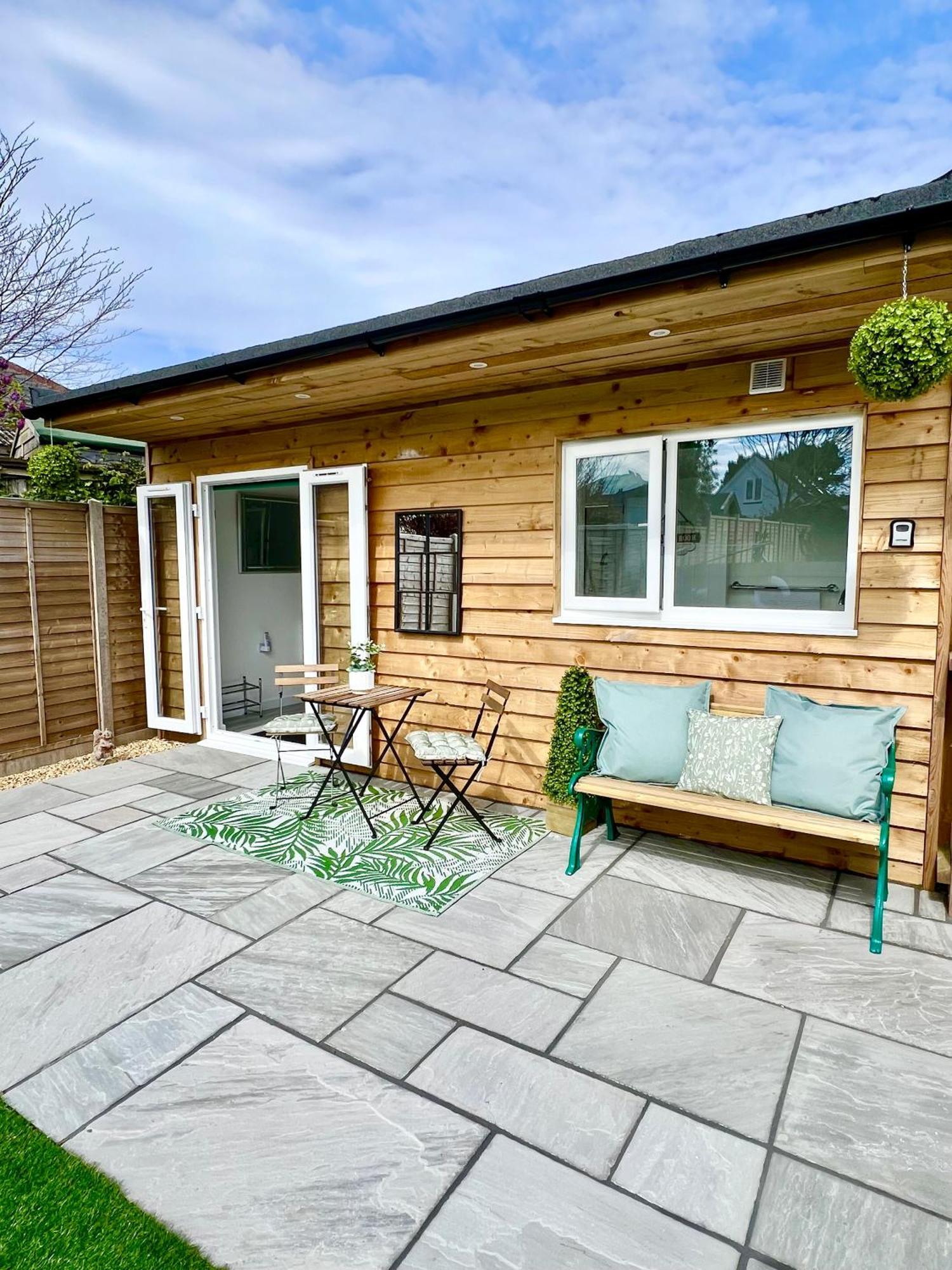 The Mudeford Gem Accommdation Христчёрч Экстерьер фото